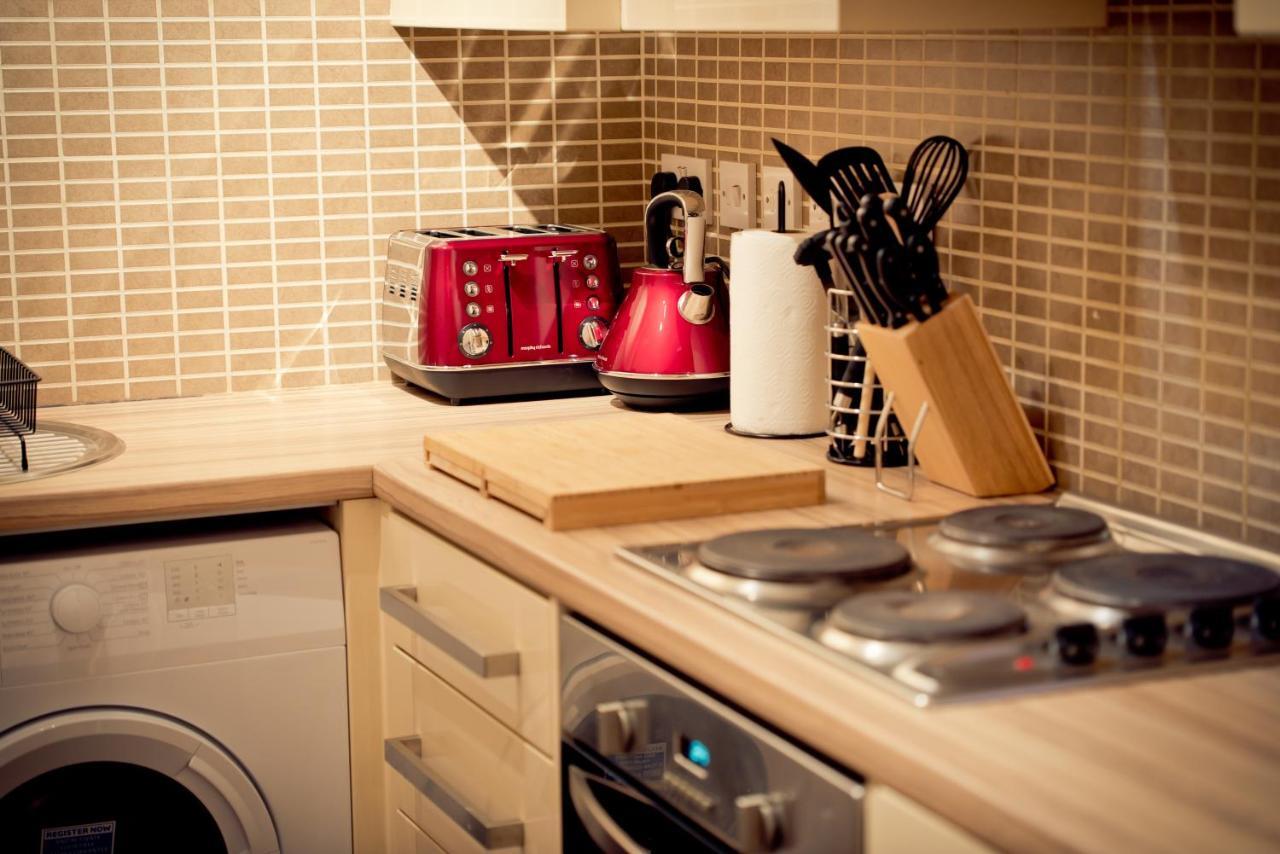 Top View 2 Bedroom Apartments Plymouth Bagian luar foto