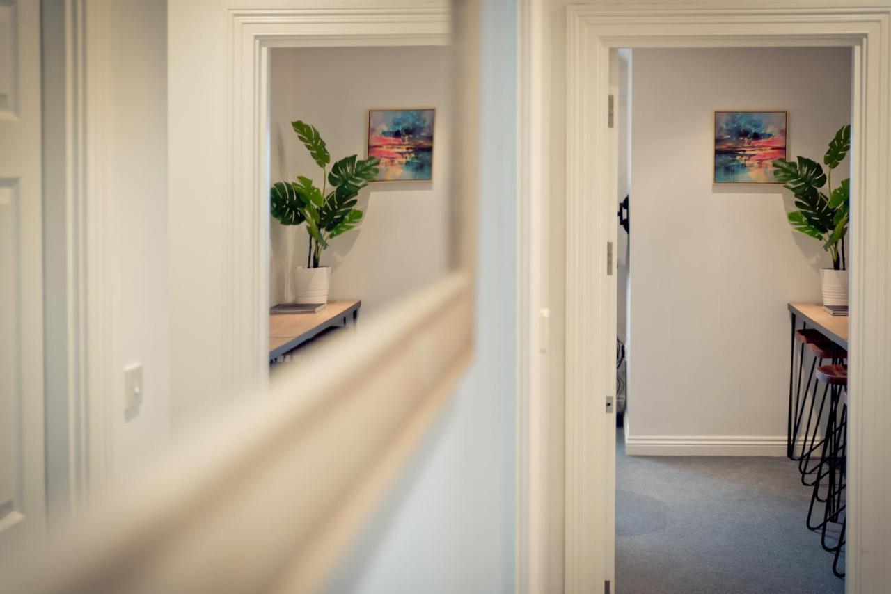 Top View 2 Bedroom Apartments Plymouth Bagian luar foto