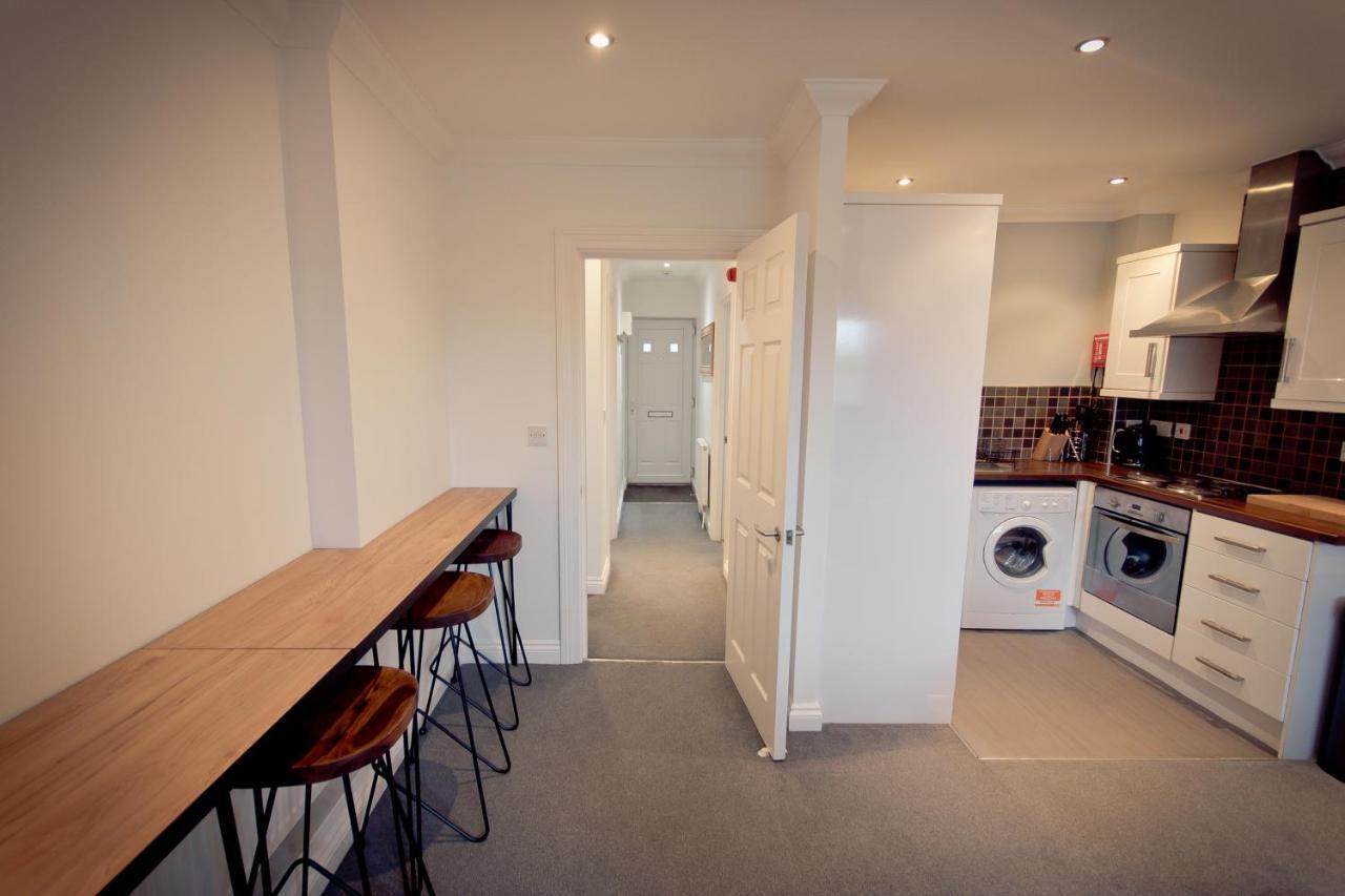 Top View 2 Bedroom Apartments Plymouth Bagian luar foto