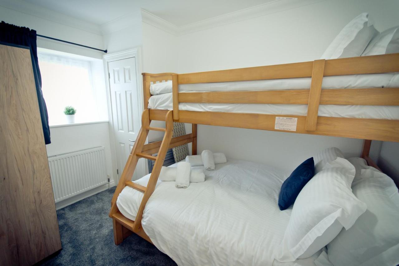 Top View 2 Bedroom Apartments Plymouth Bagian luar foto