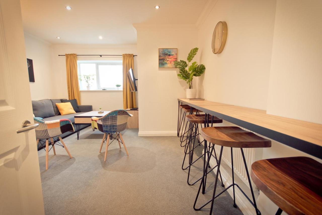Top View 2 Bedroom Apartments Plymouth Bagian luar foto